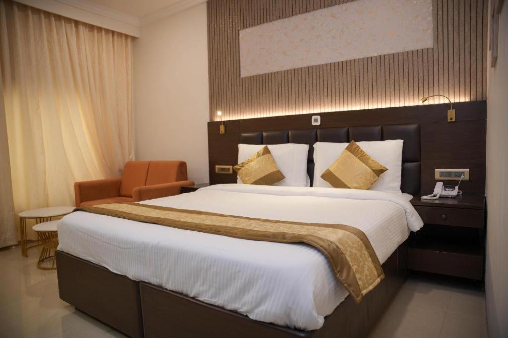 Hotel Vijaydeep Place Near Delhi Airport New Delhi Exteriör bild