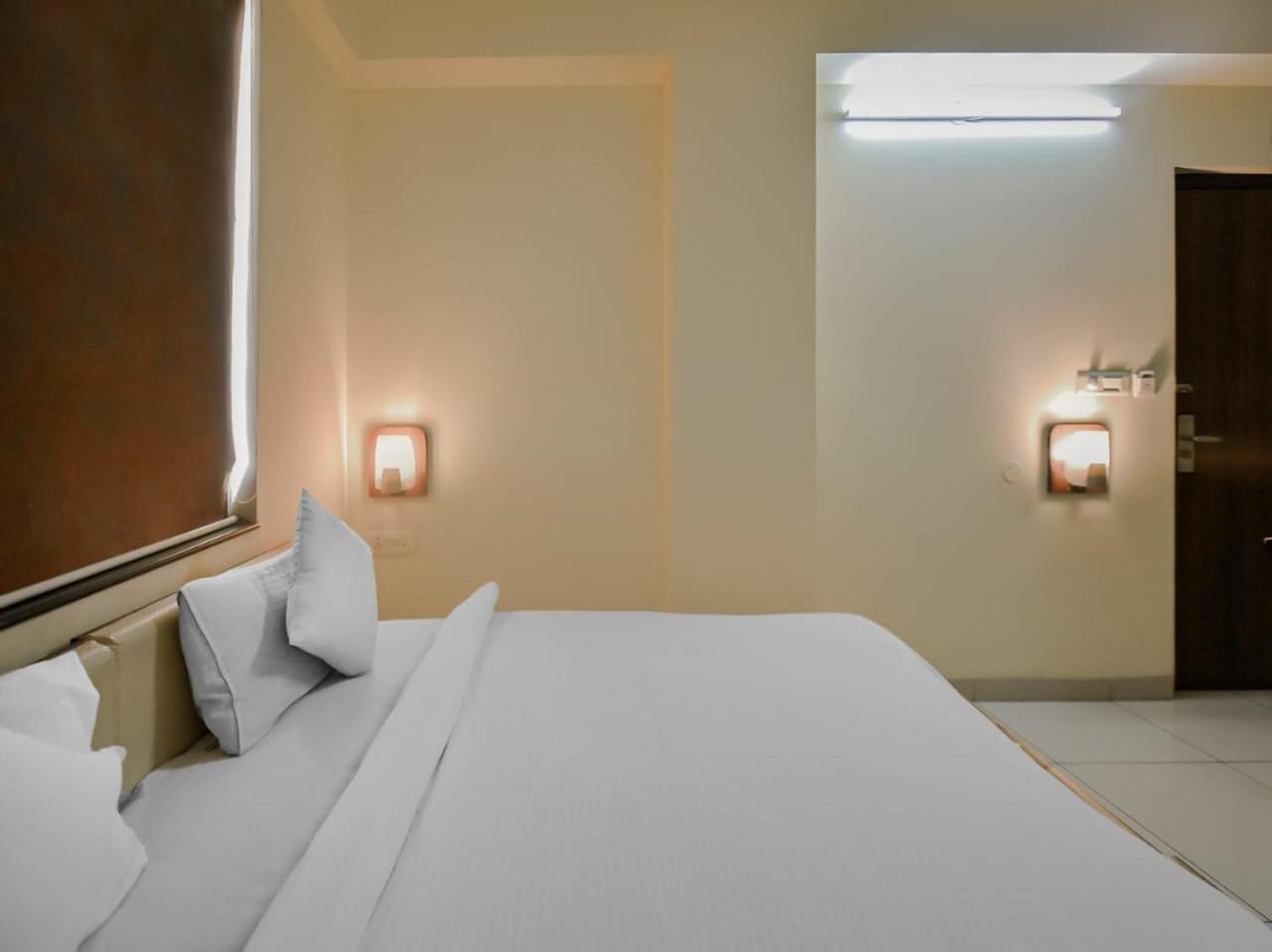 Hotel Vijaydeep Place Near Delhi Airport New Delhi Exteriör bild