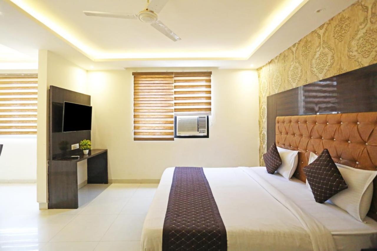 Hotel Vijaydeep Place Near Delhi Airport New Delhi Exteriör bild