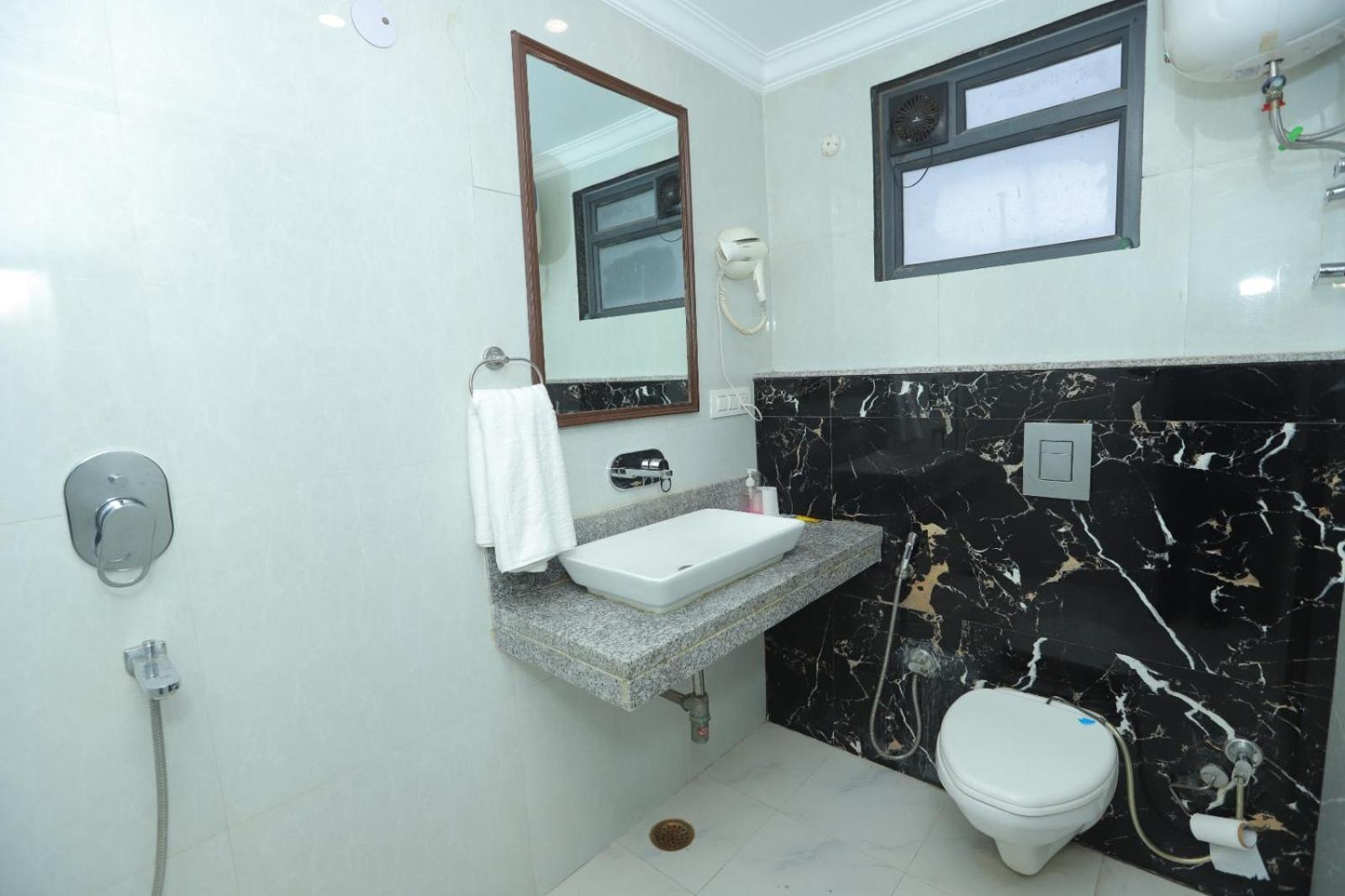 Hotel Vijaydeep Place Near Delhi Airport New Delhi Exteriör bild