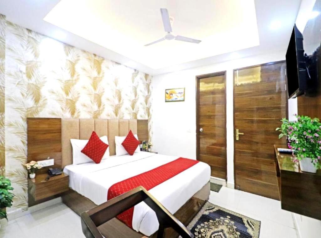 Hotel Vijaydeep Place Near Delhi Airport New Delhi Exteriör bild