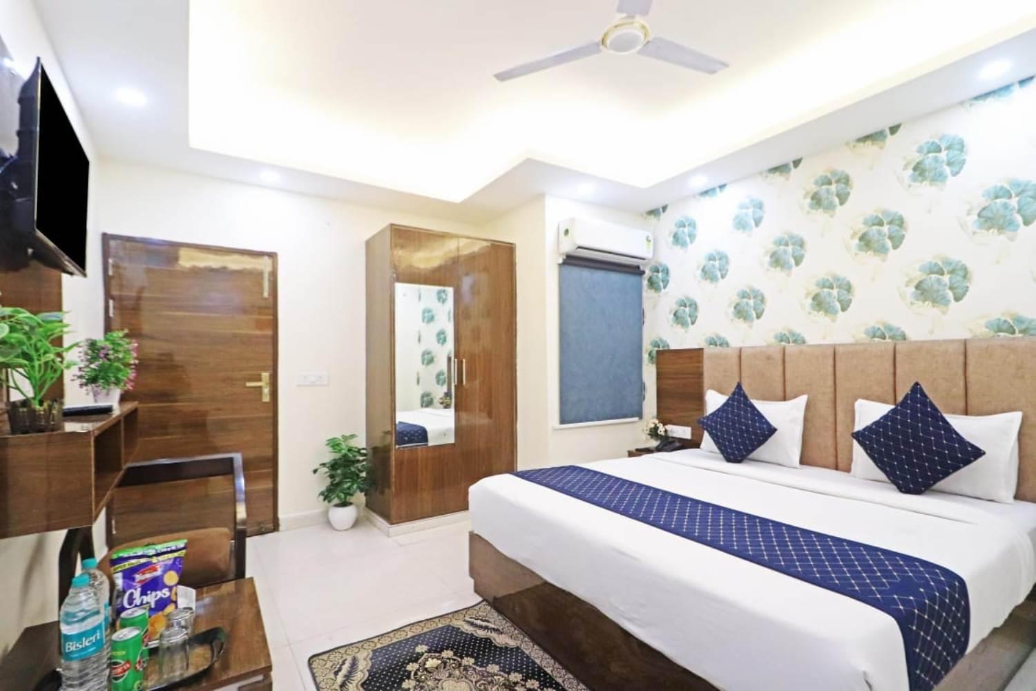 Hotel Vijaydeep Place Near Delhi Airport New Delhi Exteriör bild