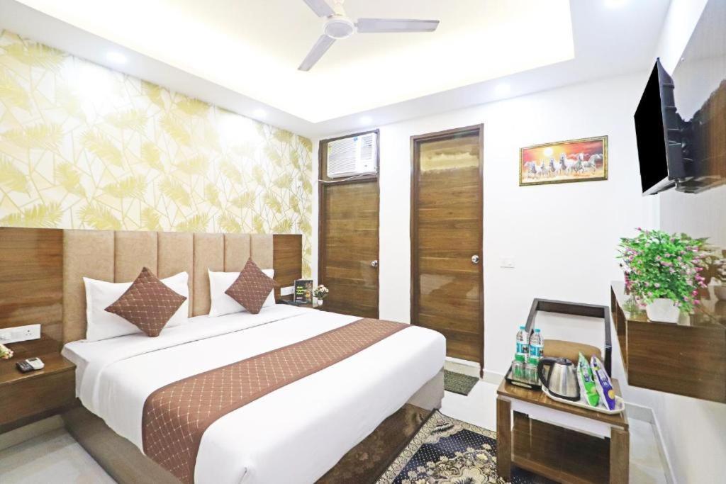 Hotel Vijaydeep Place Near Delhi Airport New Delhi Exteriör bild